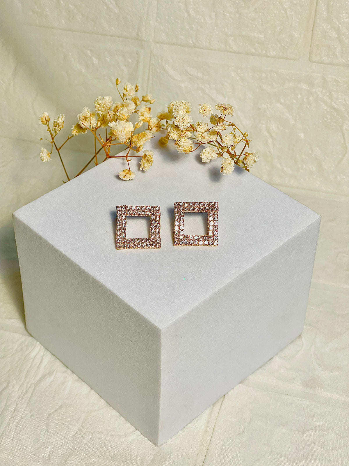 Gold square  - (Baharbano)