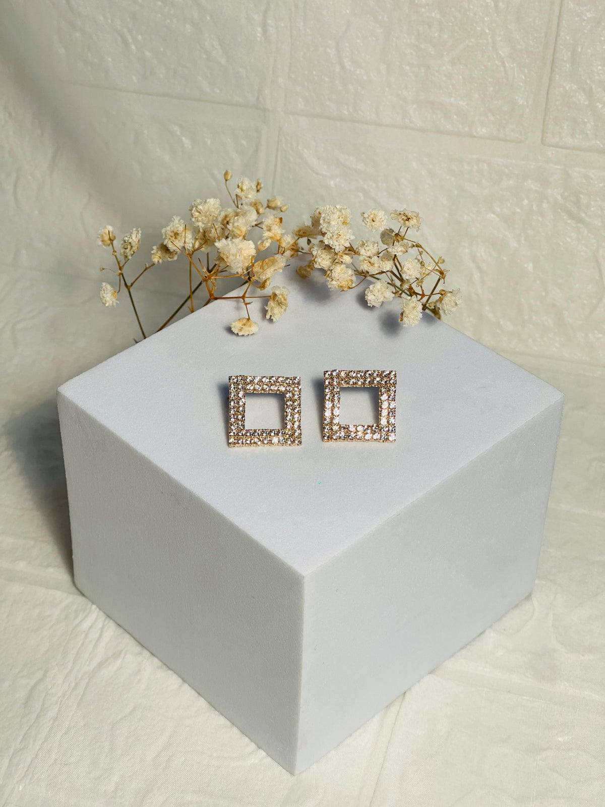 Gold square  - (Baharbano)