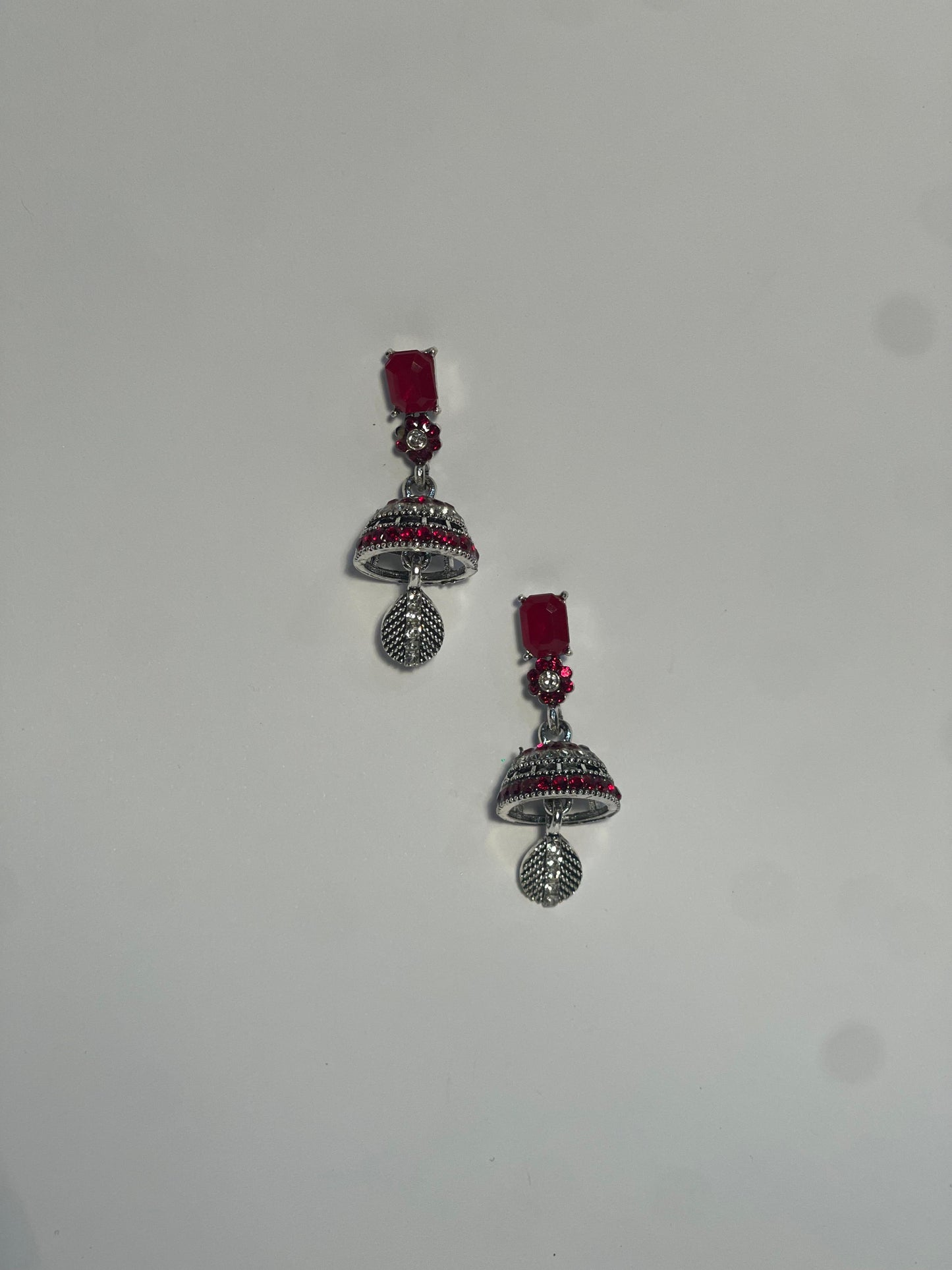 Aik patla latkan with maroon stone - (Baharbano)