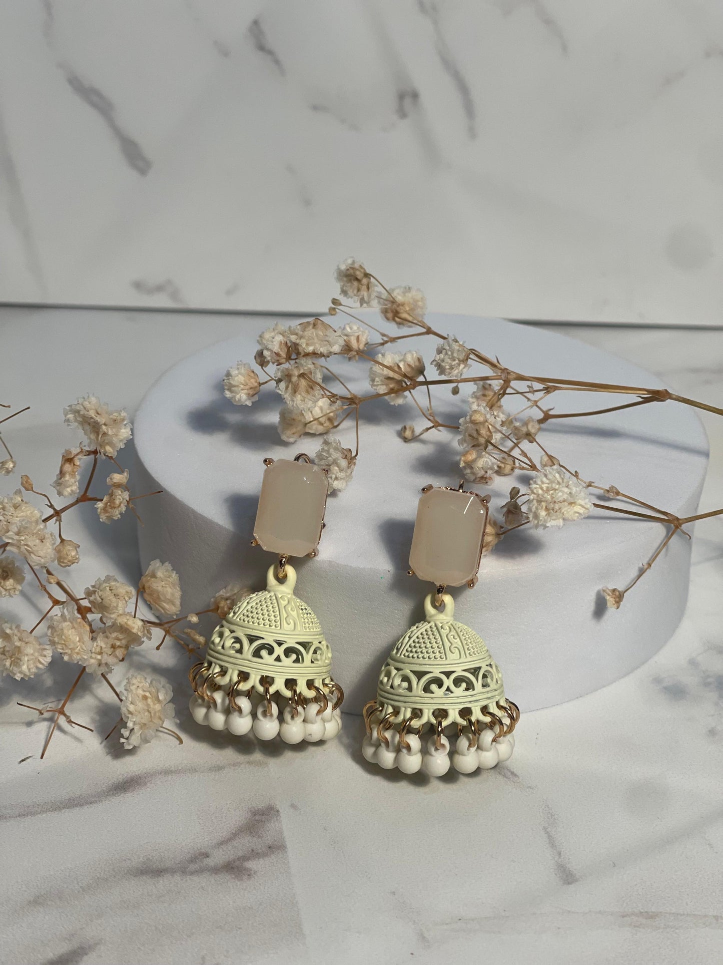 one stone matt jhumki beige (Mahbano)