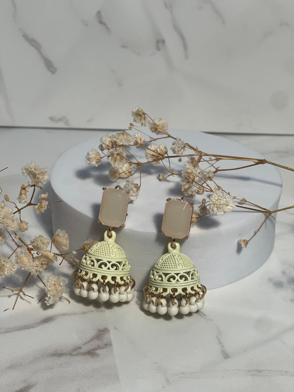 one stone matt jhumki beige (Mahbano)
