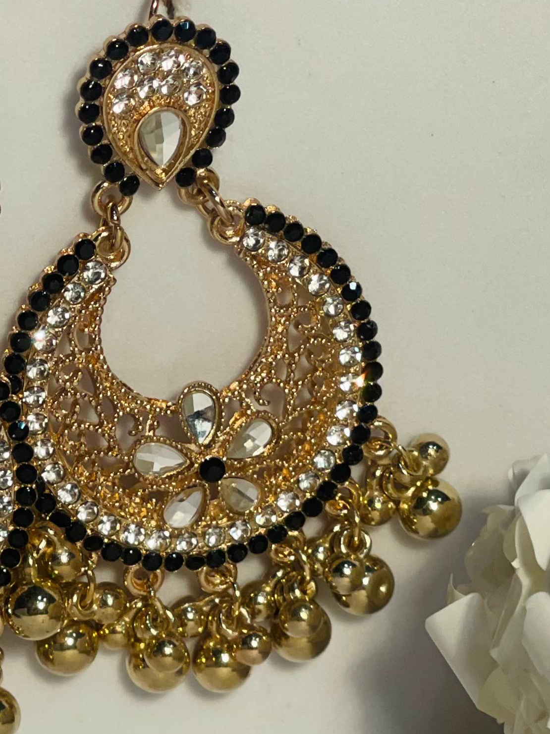 Ghungroo earrings gold and black(Mahbano)