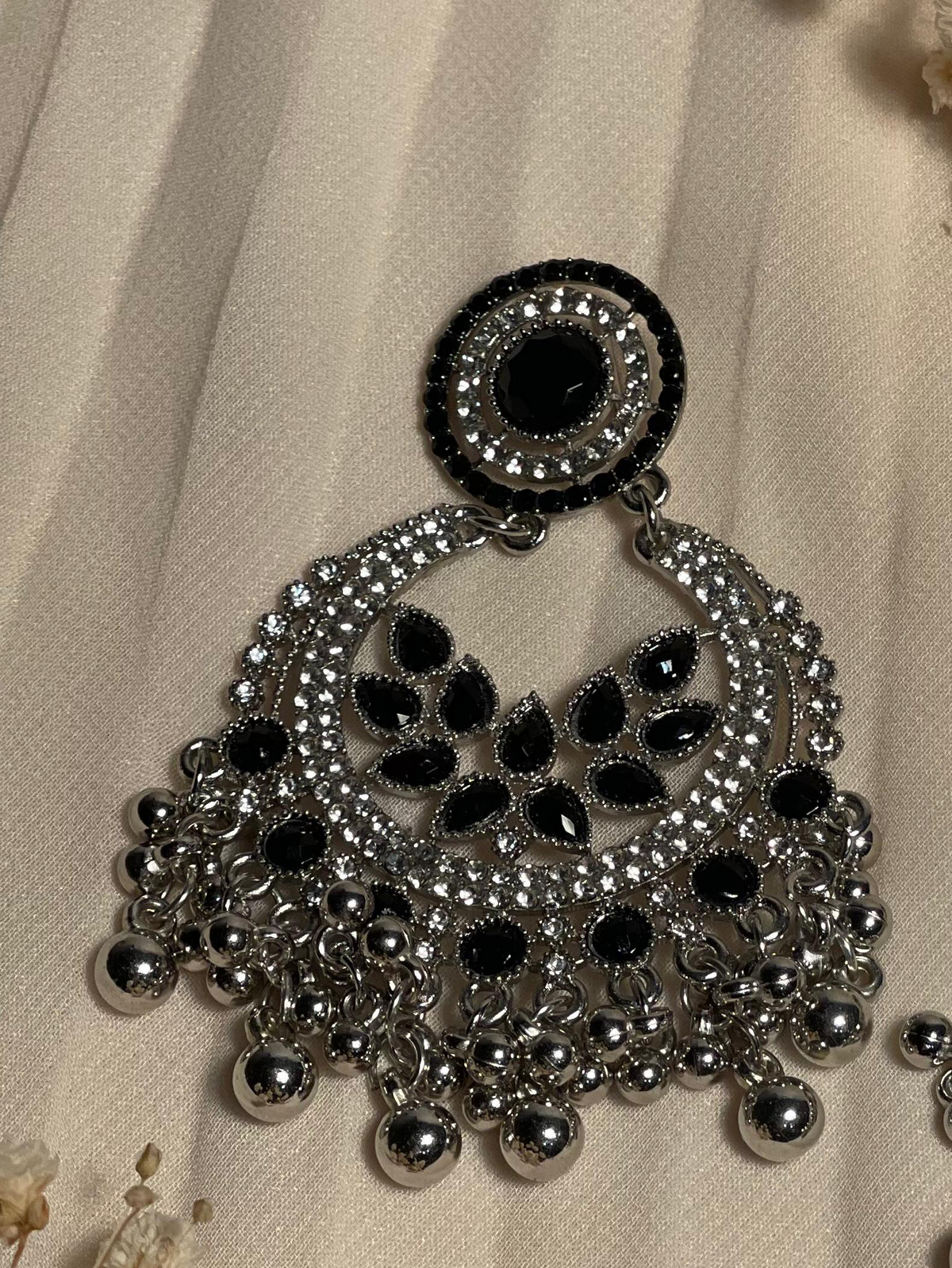 Nageen Earrings silver black(Mahbano)