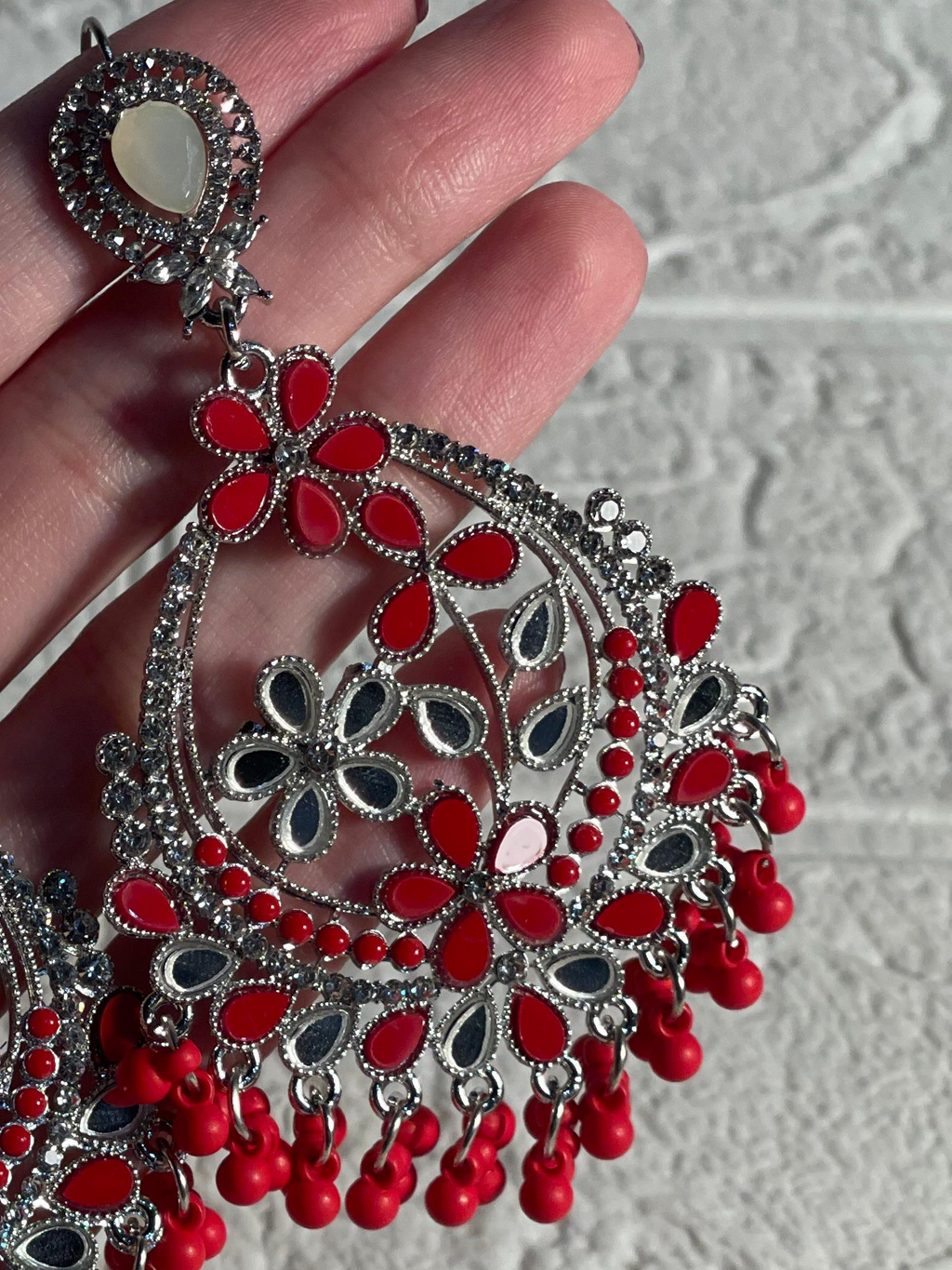 Phool Earring silver and red (Mahbano)