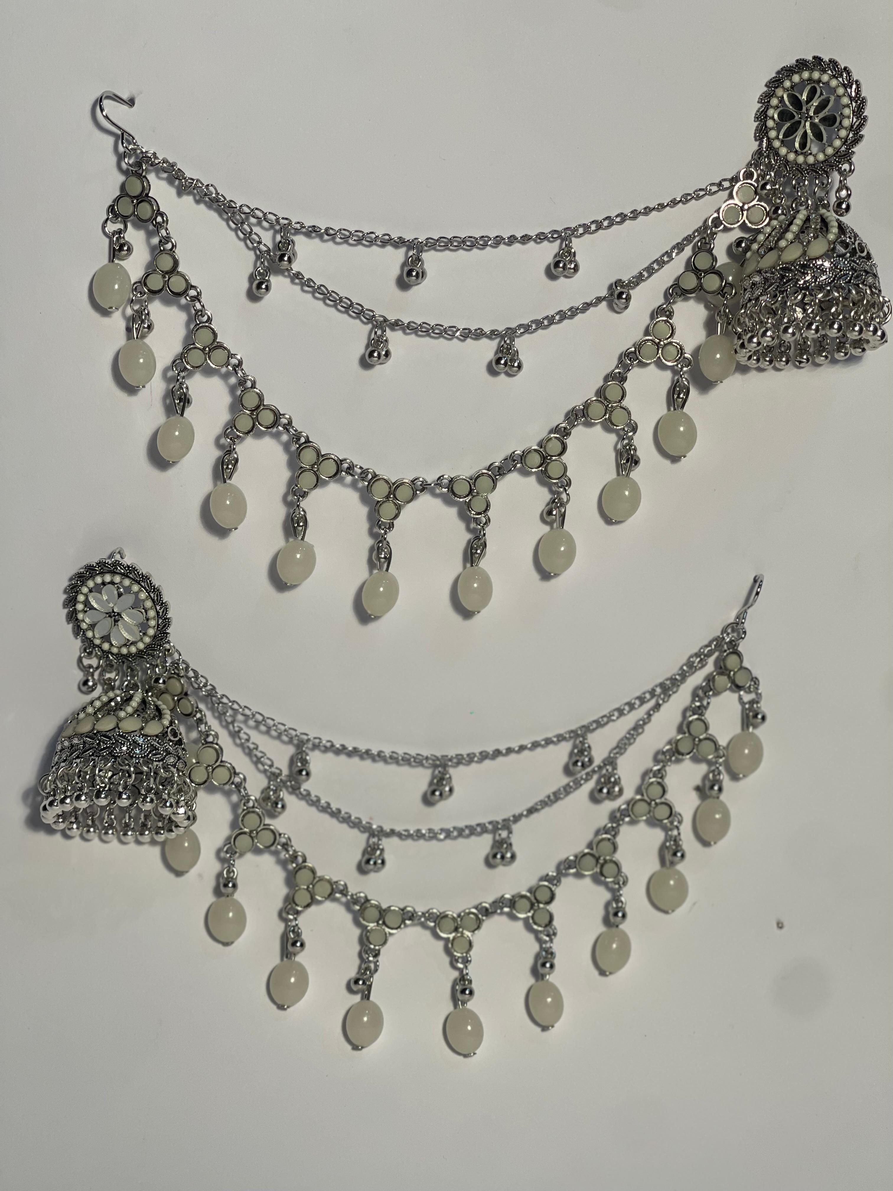 Gol phool teen lari saharay with grey beads (Mahbano)