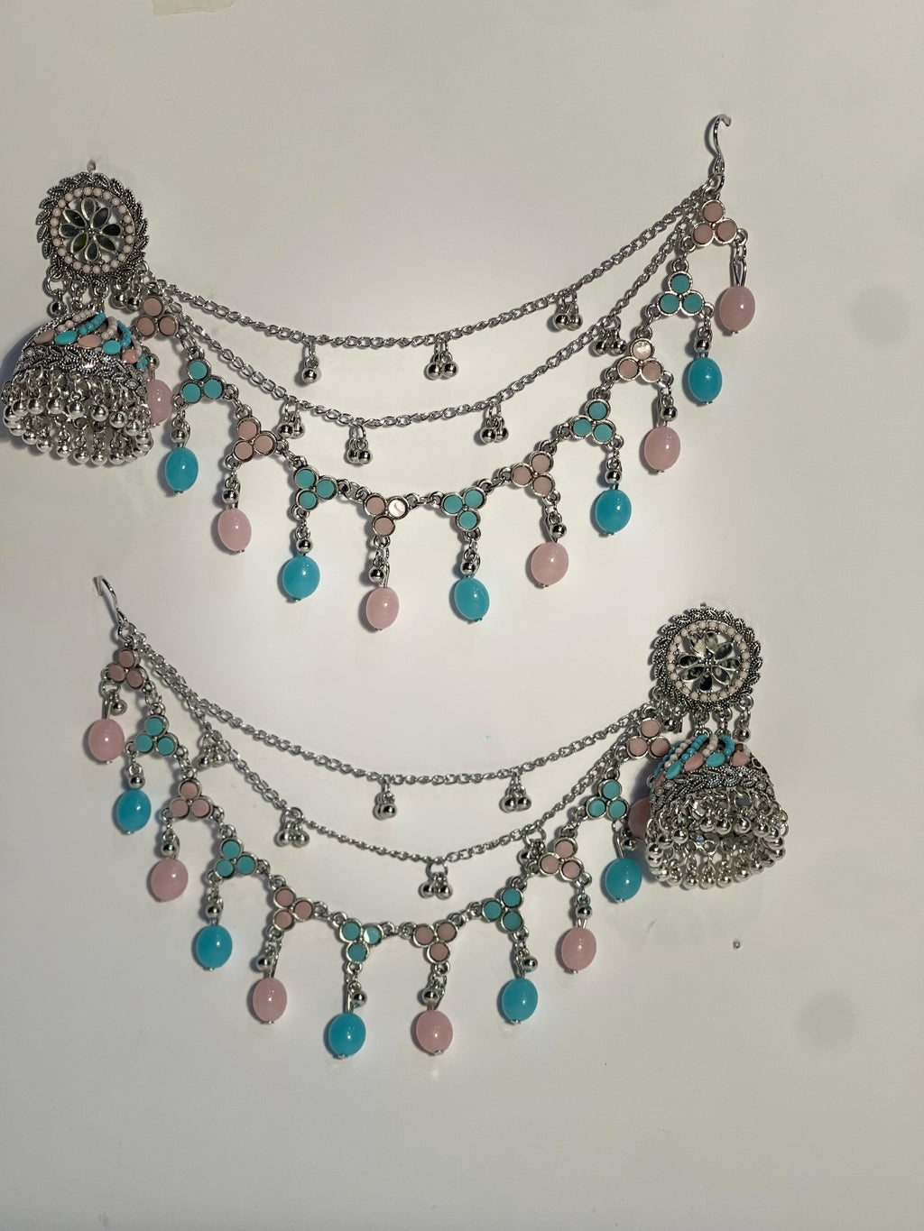 Gol phool teen lari saharay with pink and blue beads (Mahbano)