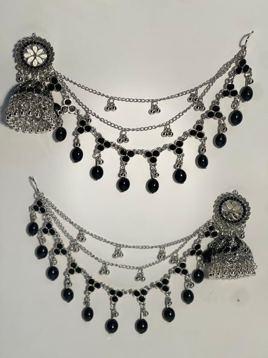 Gol phool teen lari saharay with black beads (Mahbano)