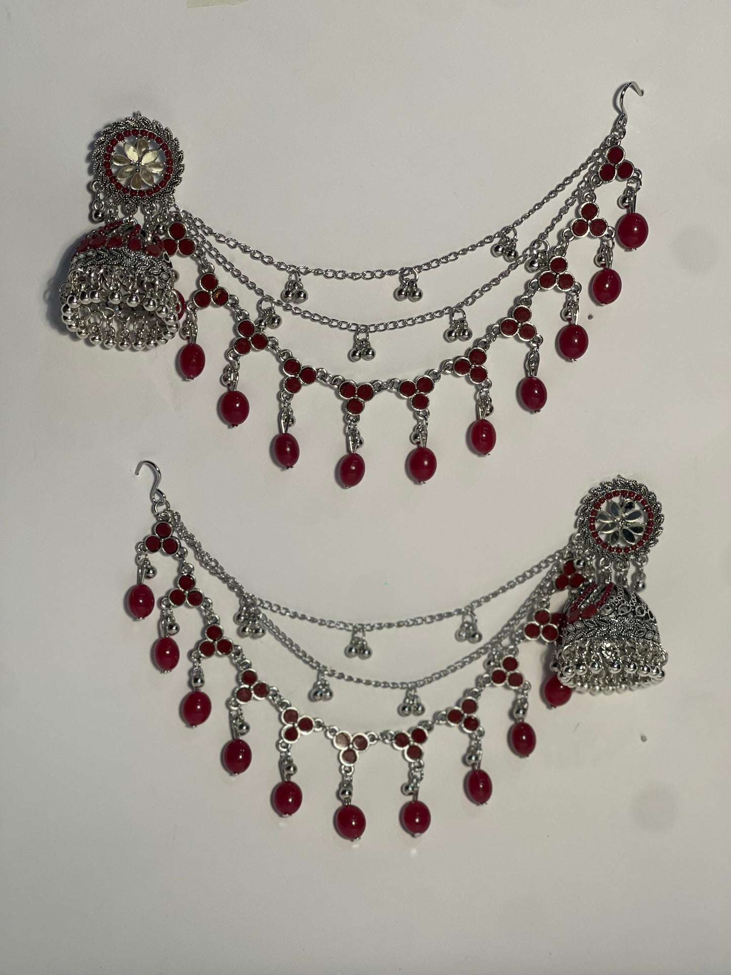 Gol phool teen lari saharay with maroon beads (Mahbano)