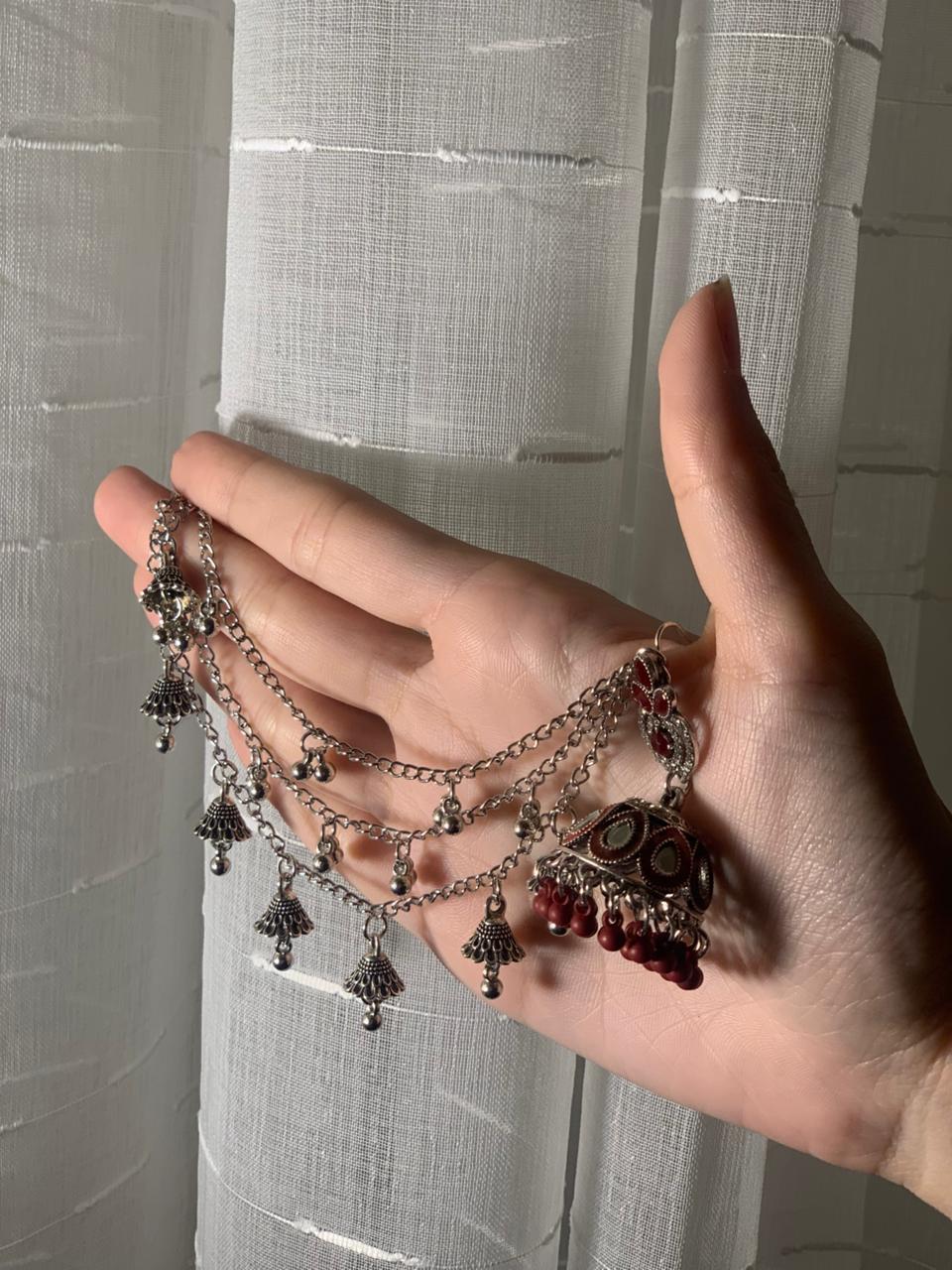 Teen booti with silver saharay