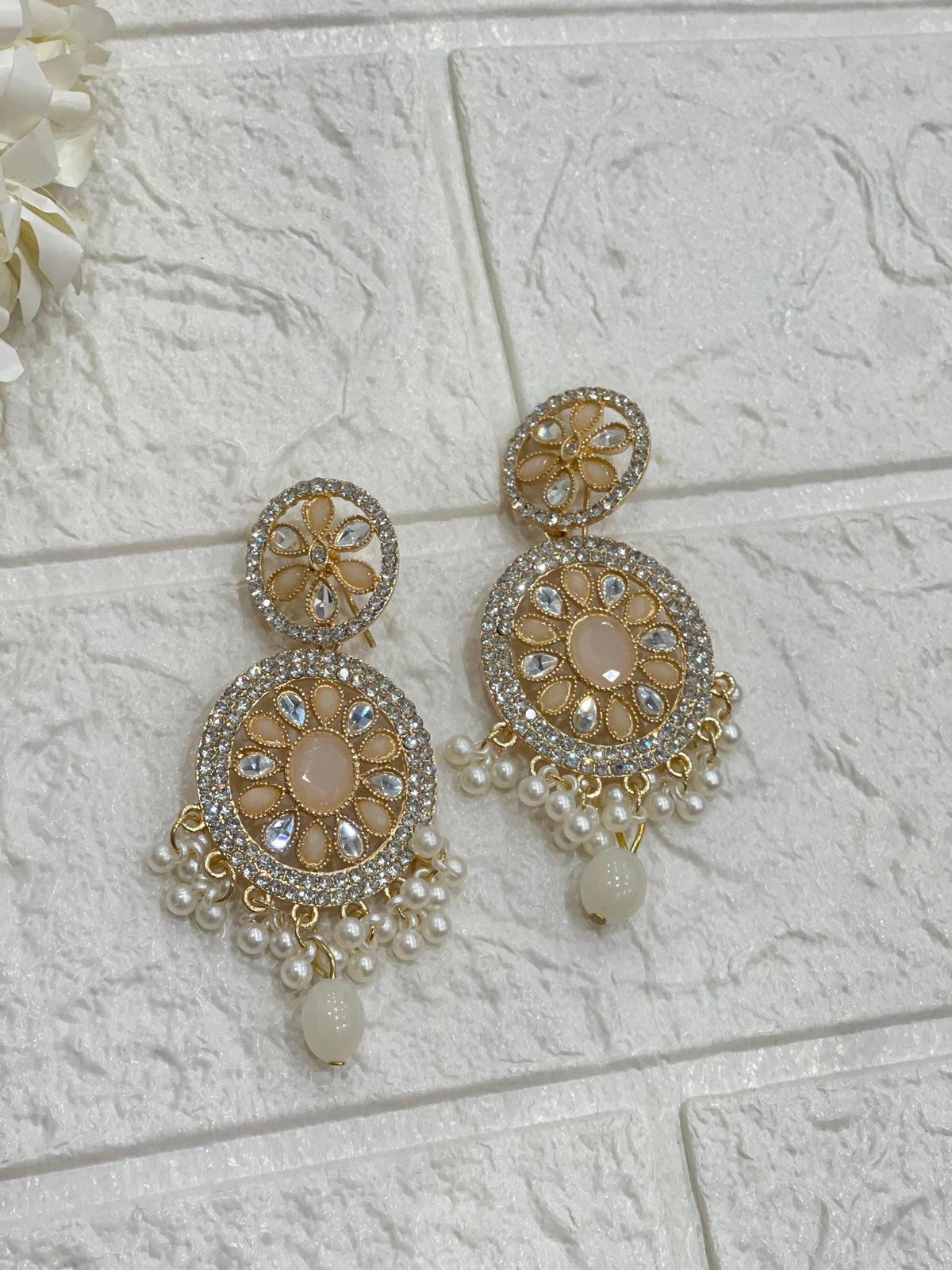 Fatima earring beige and white (Sheharbano)