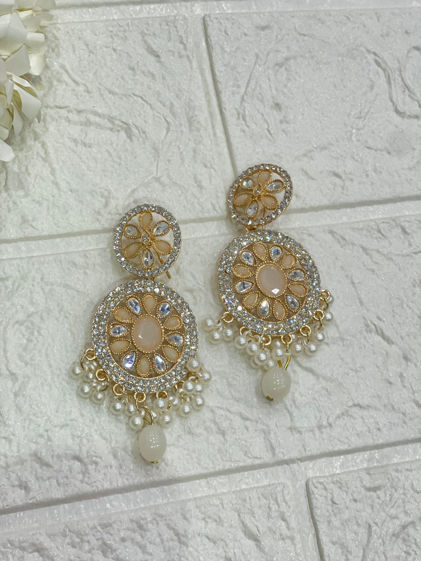 Fatima earring beige and white (Sheharbano)