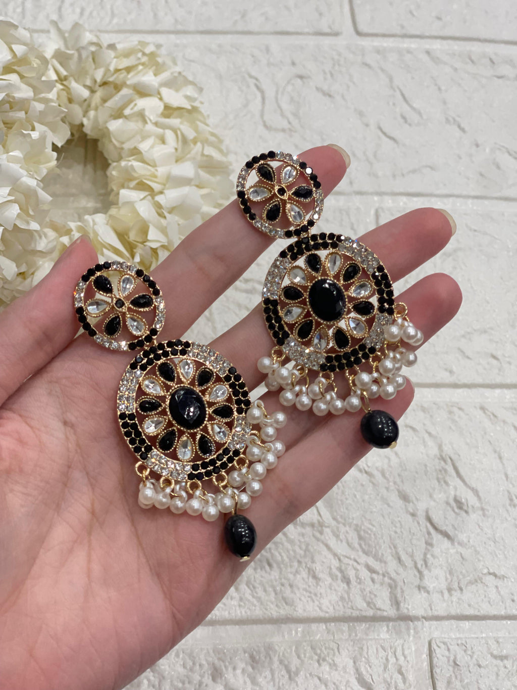 Fatima earring black and white (Sheharbano)