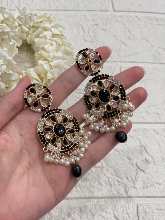 Fatima earring black and white (Sheharbano)