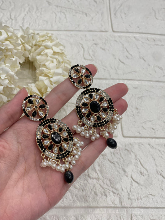 Fatima earring black and white (Sheharbano)