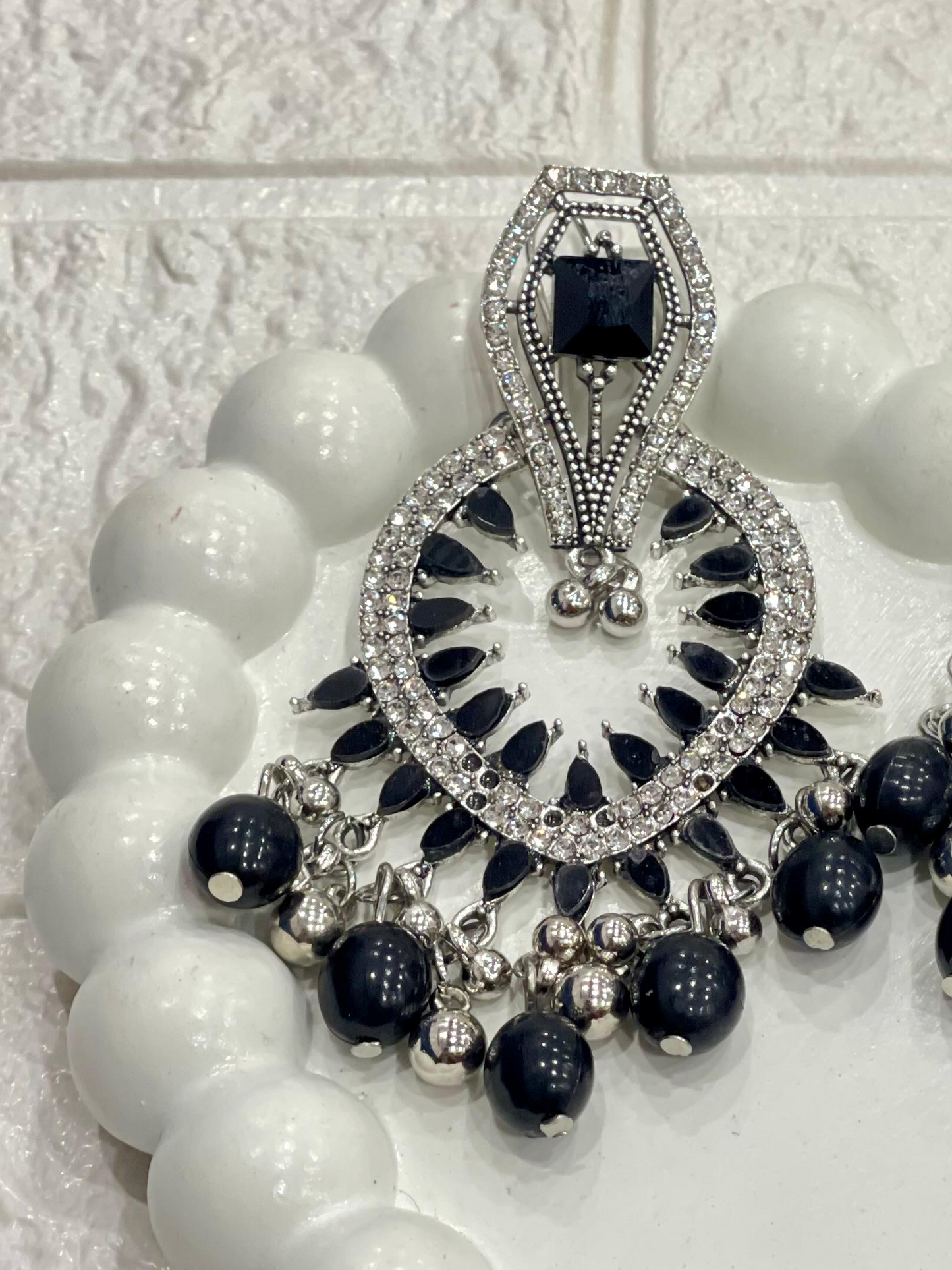 Fizza earring silver and black(Sheharbano)