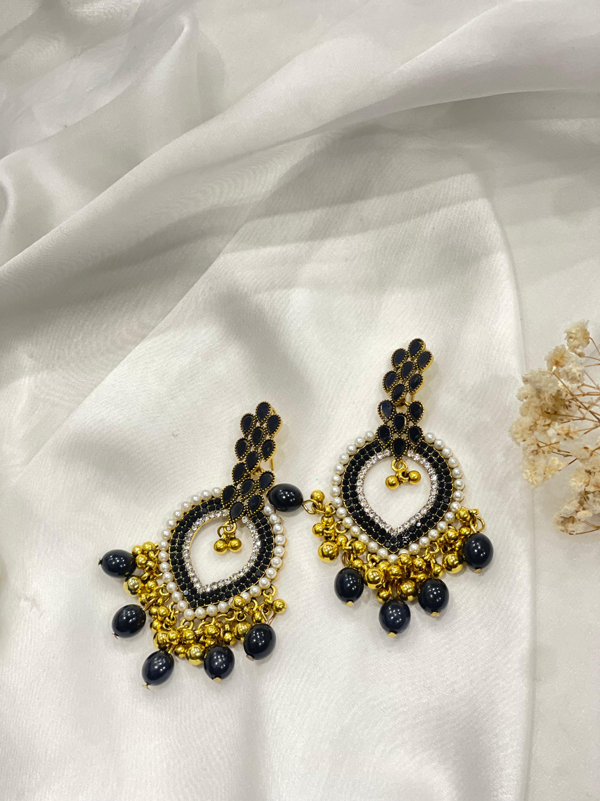 Cham Cham 2.0 black(Sheharbano)
