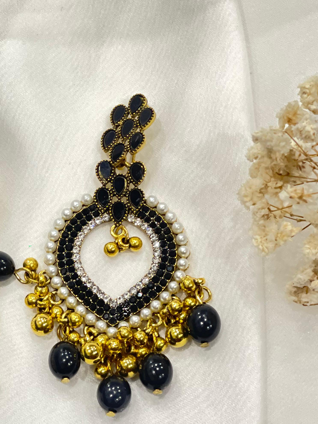 Cham Cham 2.0 black(Sheharbano)