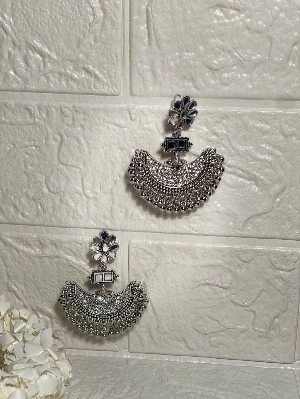 Half moon earring (Zartabbano)