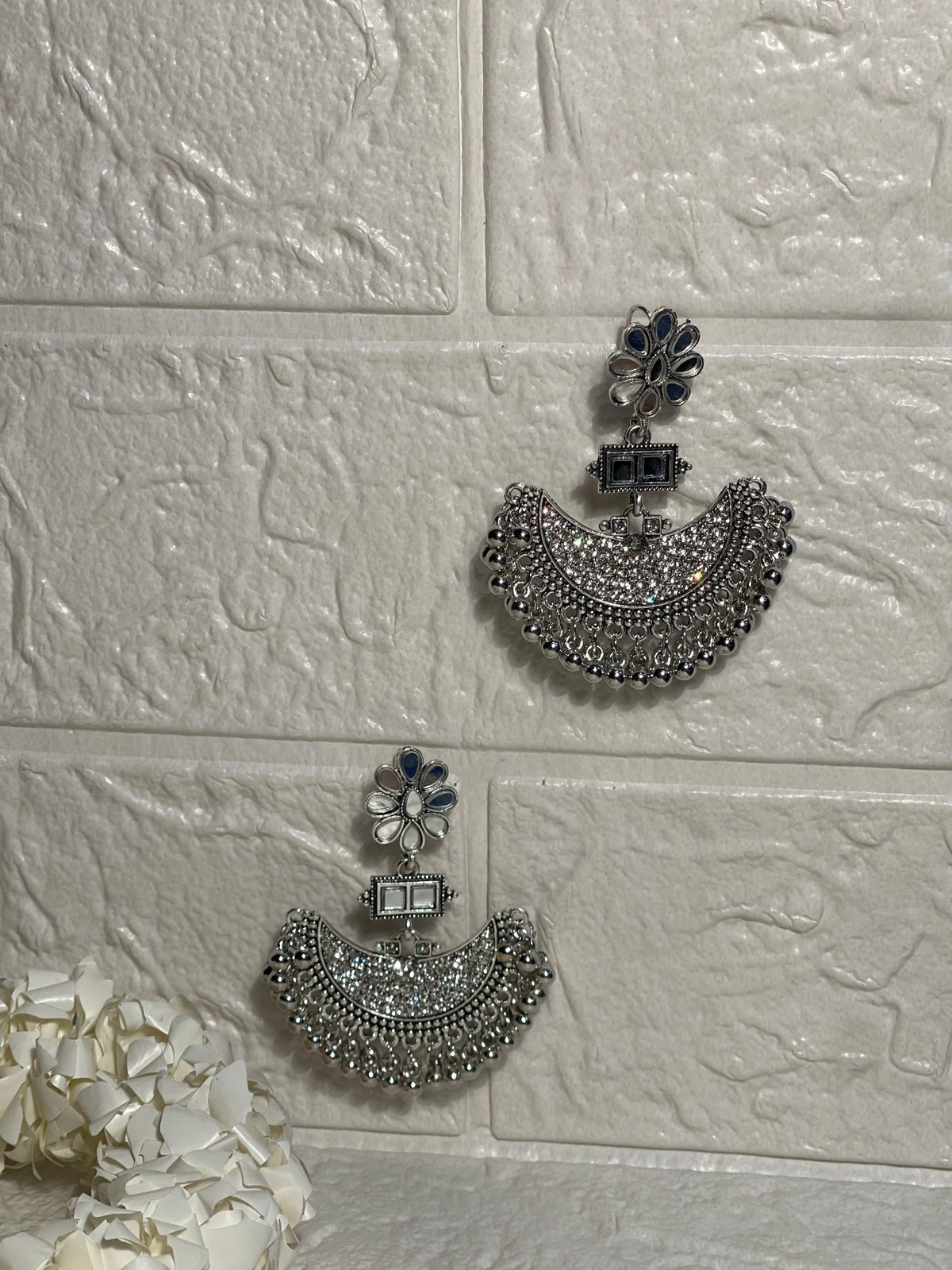 Half moon earring (Zartabbano)