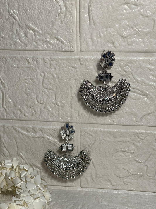 Half moon earring (Zartabbano)