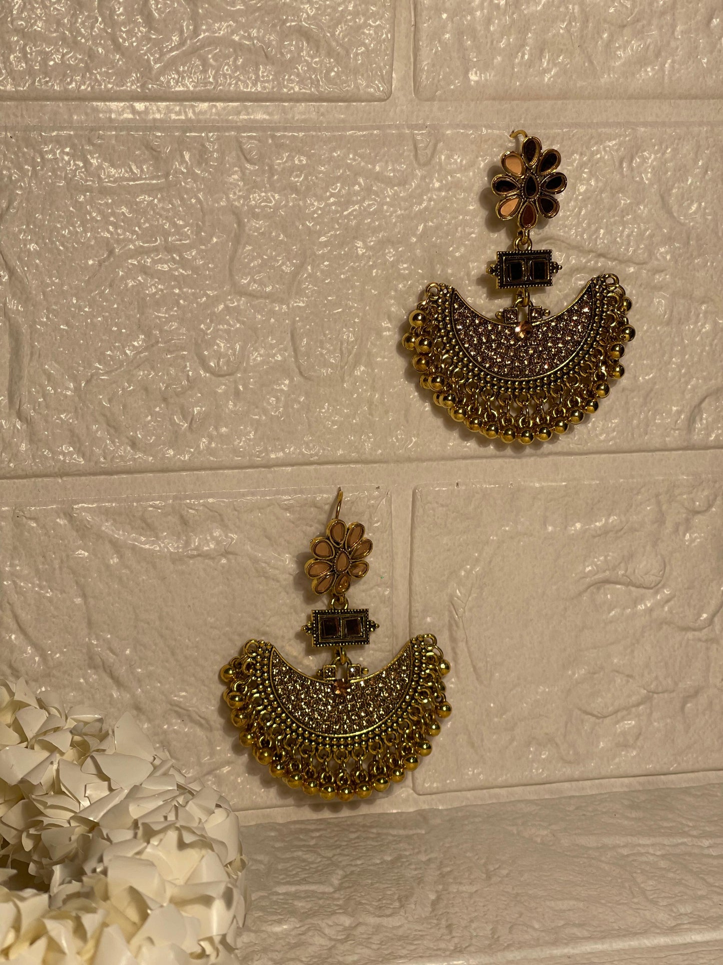 Half moon earring (Zartabbano)