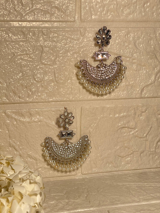 Half moon earring (Zartabbano)