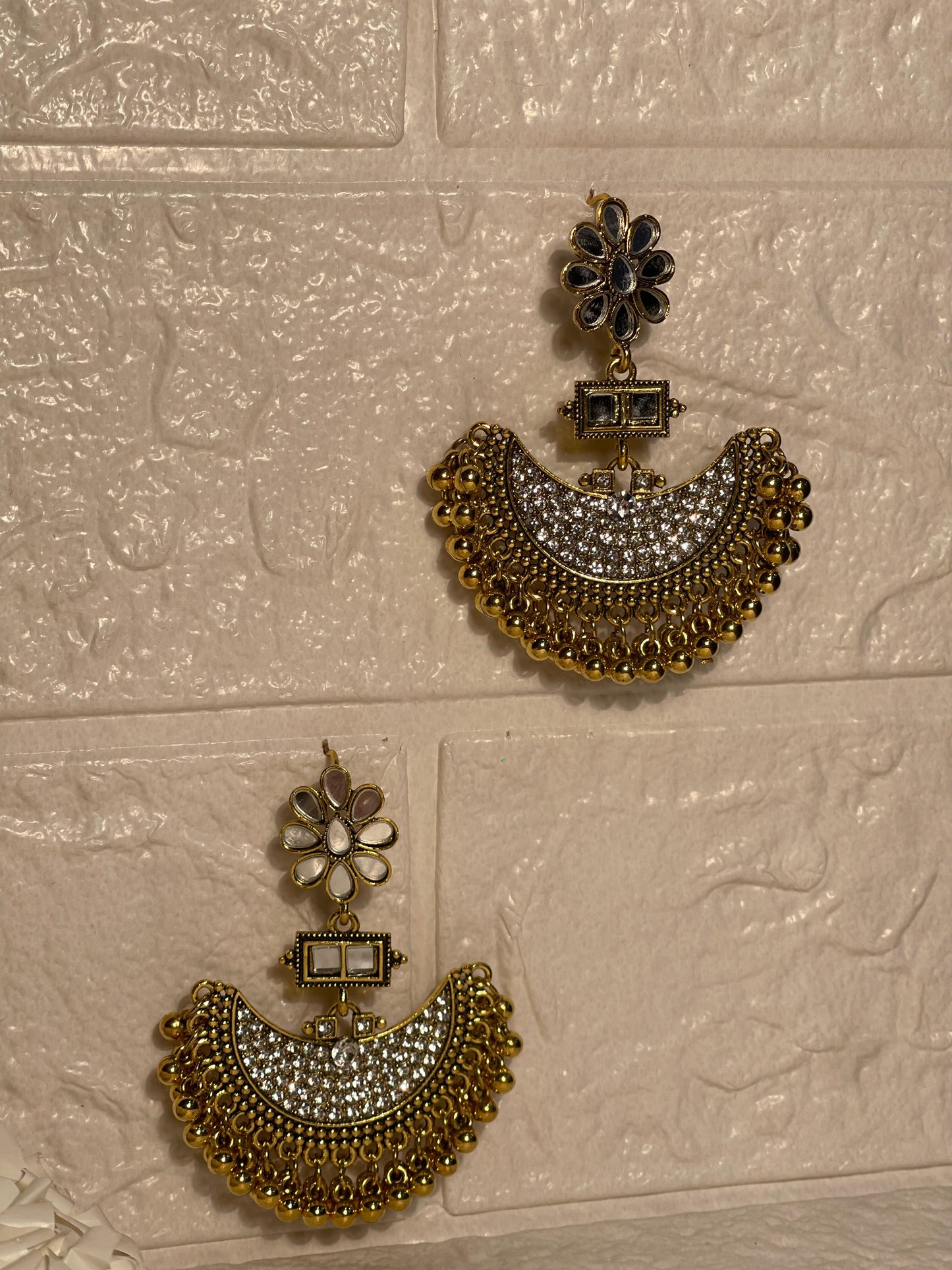 Half moon earring (Zartabbano)