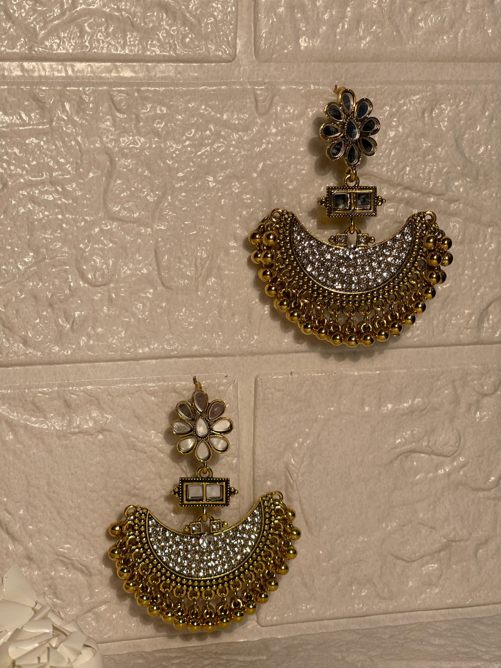 Half moon earring (Zartabbano)