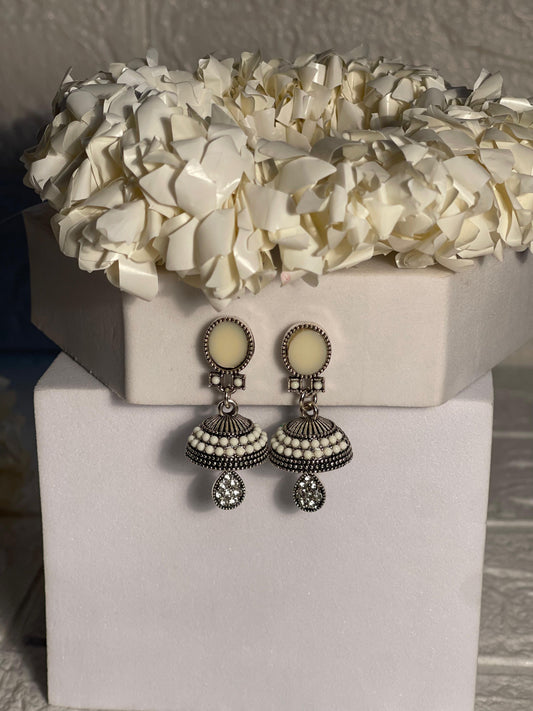 white Jhumka- (Zartabbano)