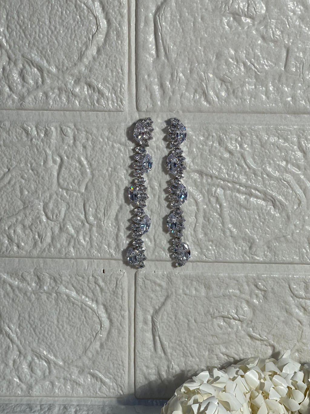 Dur-e-Fishan earrings- silver(Mahnoorbano)