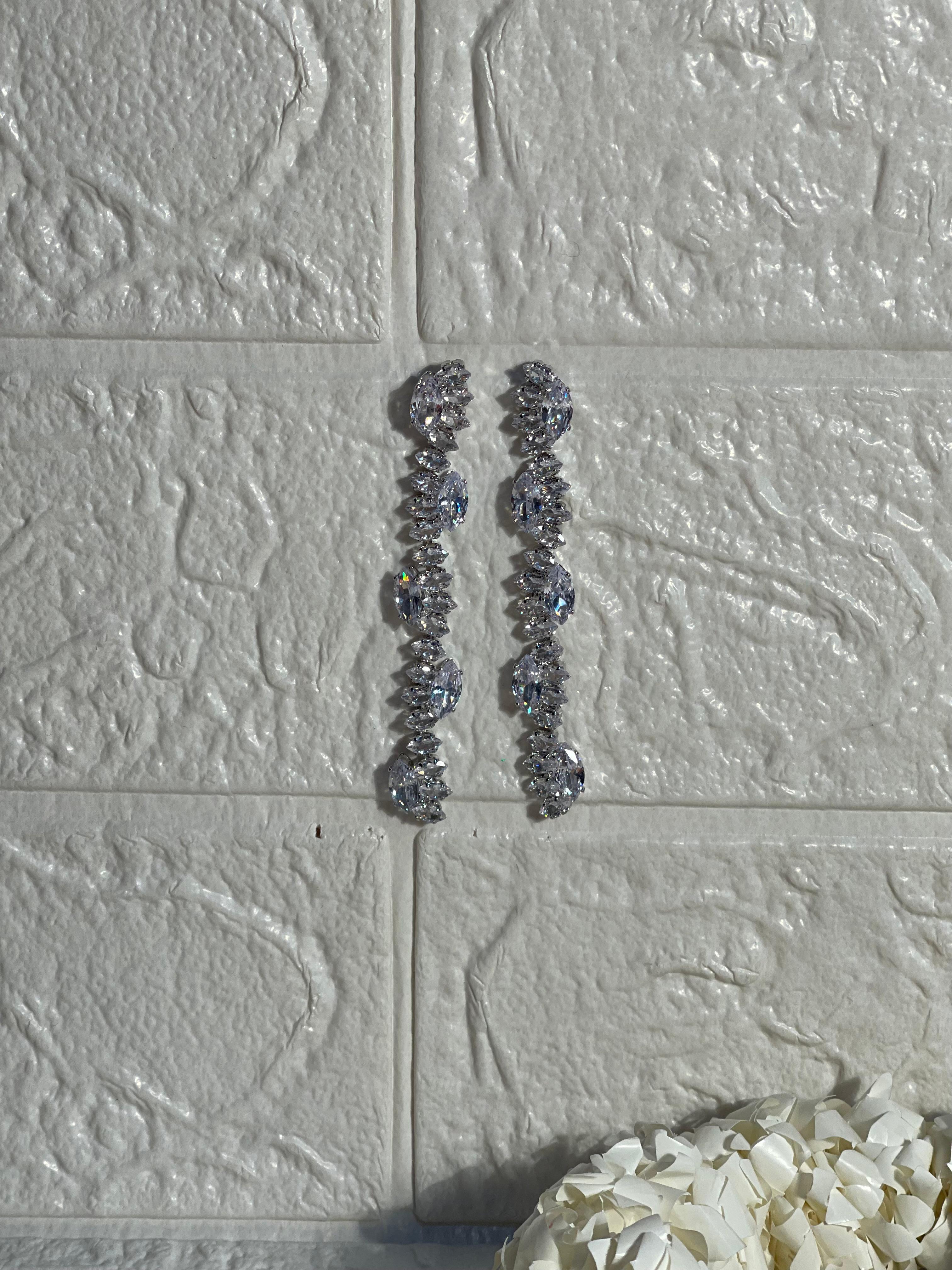 Dur-e-Fishan earrings- silver(Mahnoorbano)