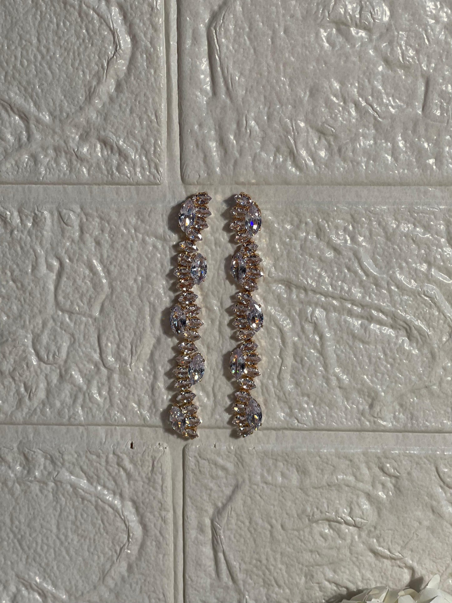 Dur-e-Fishan earrings- gold(Mahnoorbano)