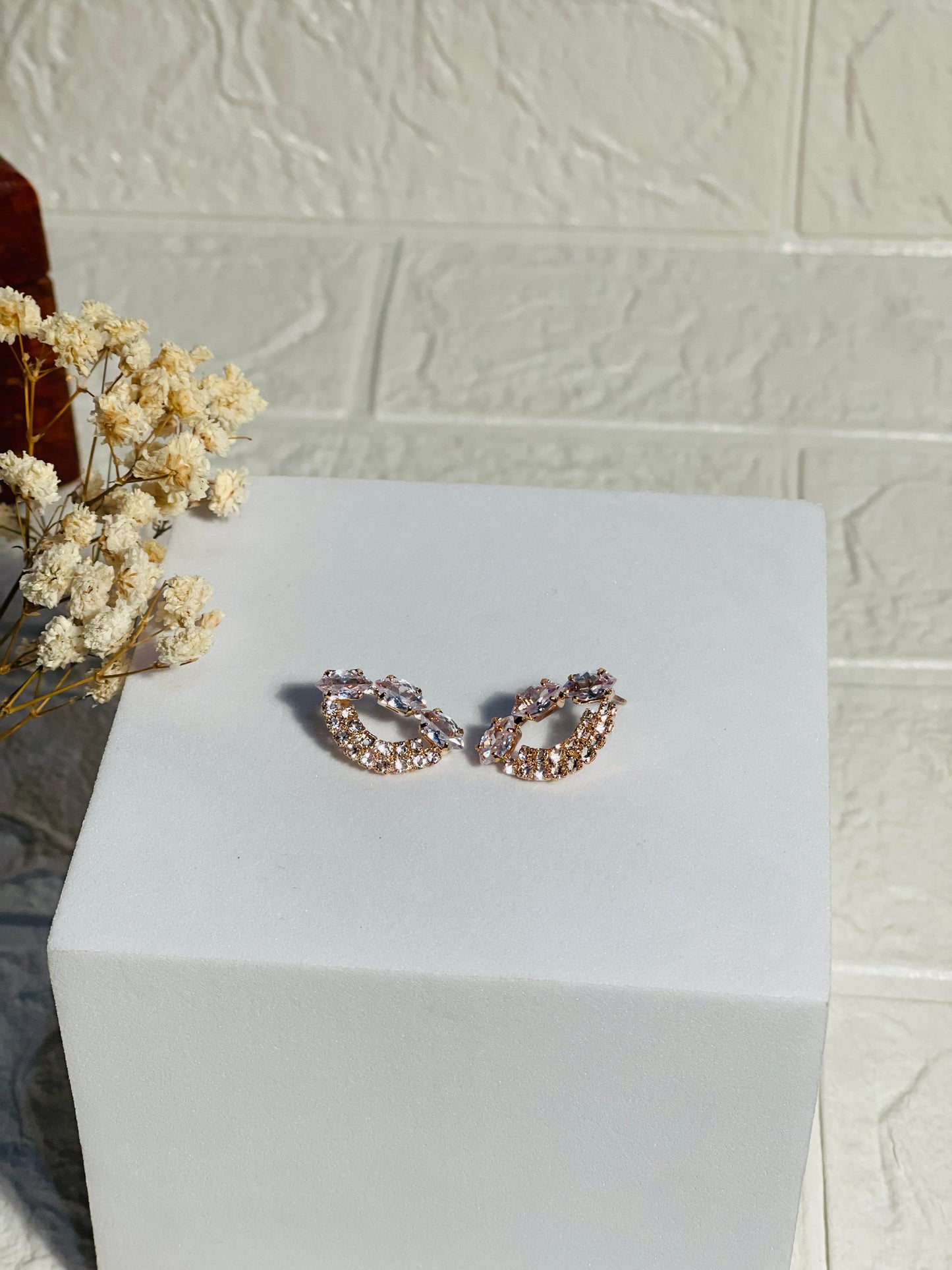 Gold Earrings (Mahnoorbano)