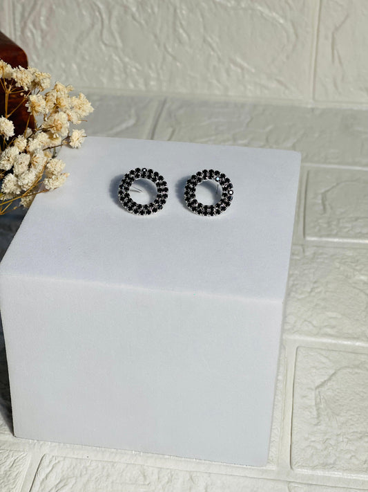 Black circle(Mahnoorbano)