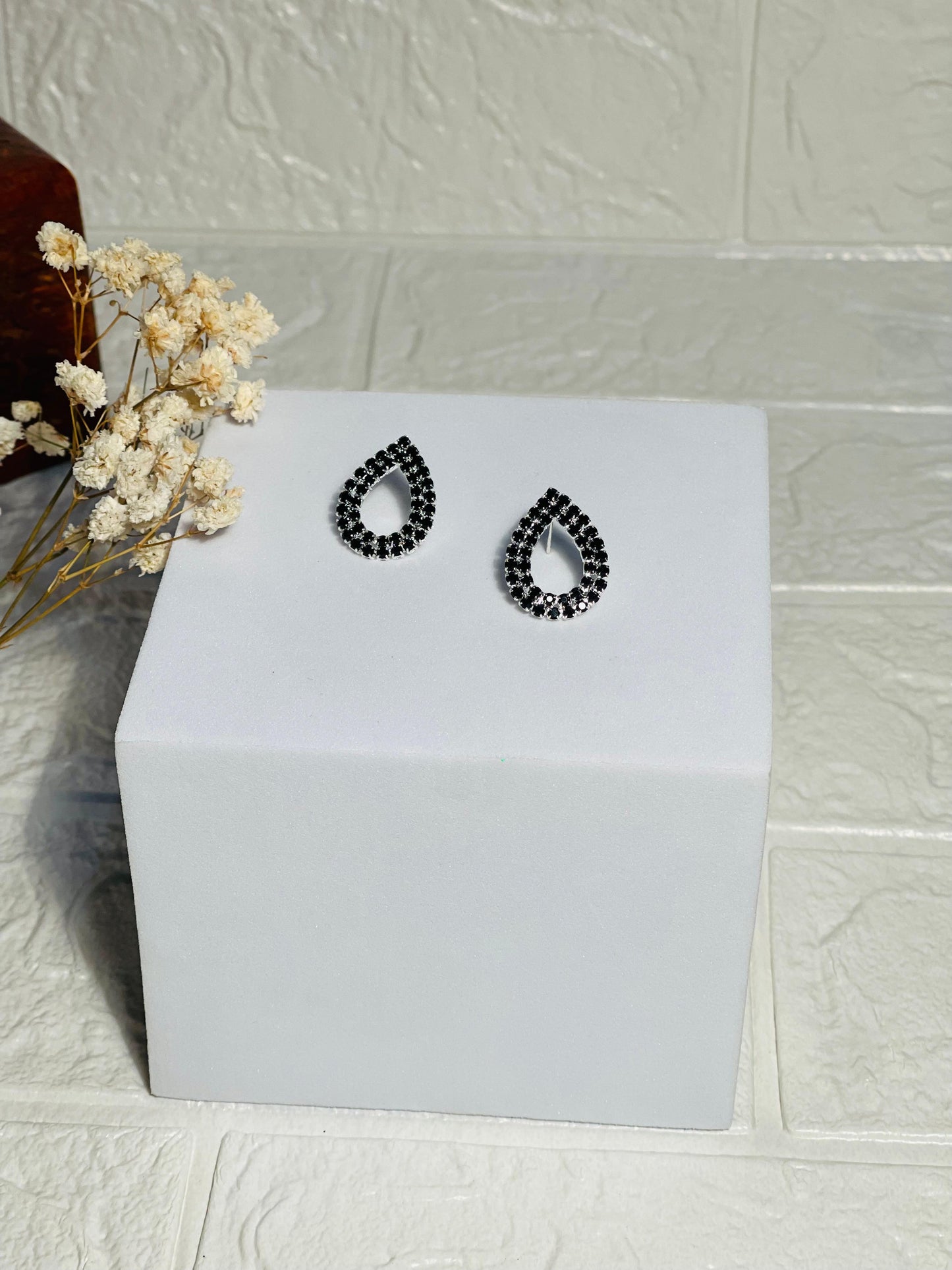 Black droplets (Mahnoorbano)