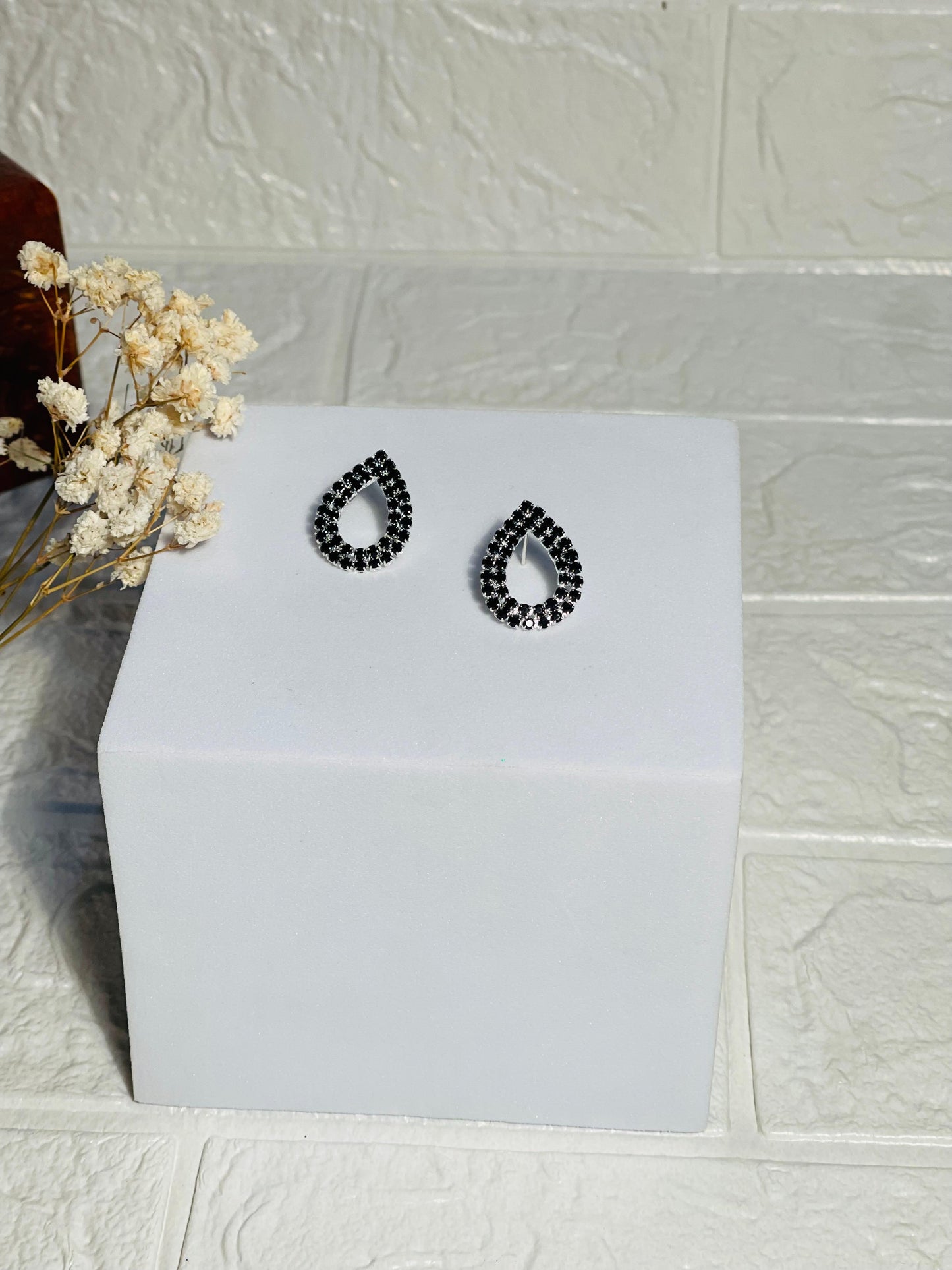 Black droplets (Mahnoorbano)