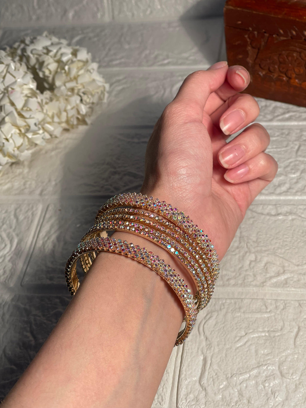 Chamkeela bangle set-gold (Mahnoorbano)