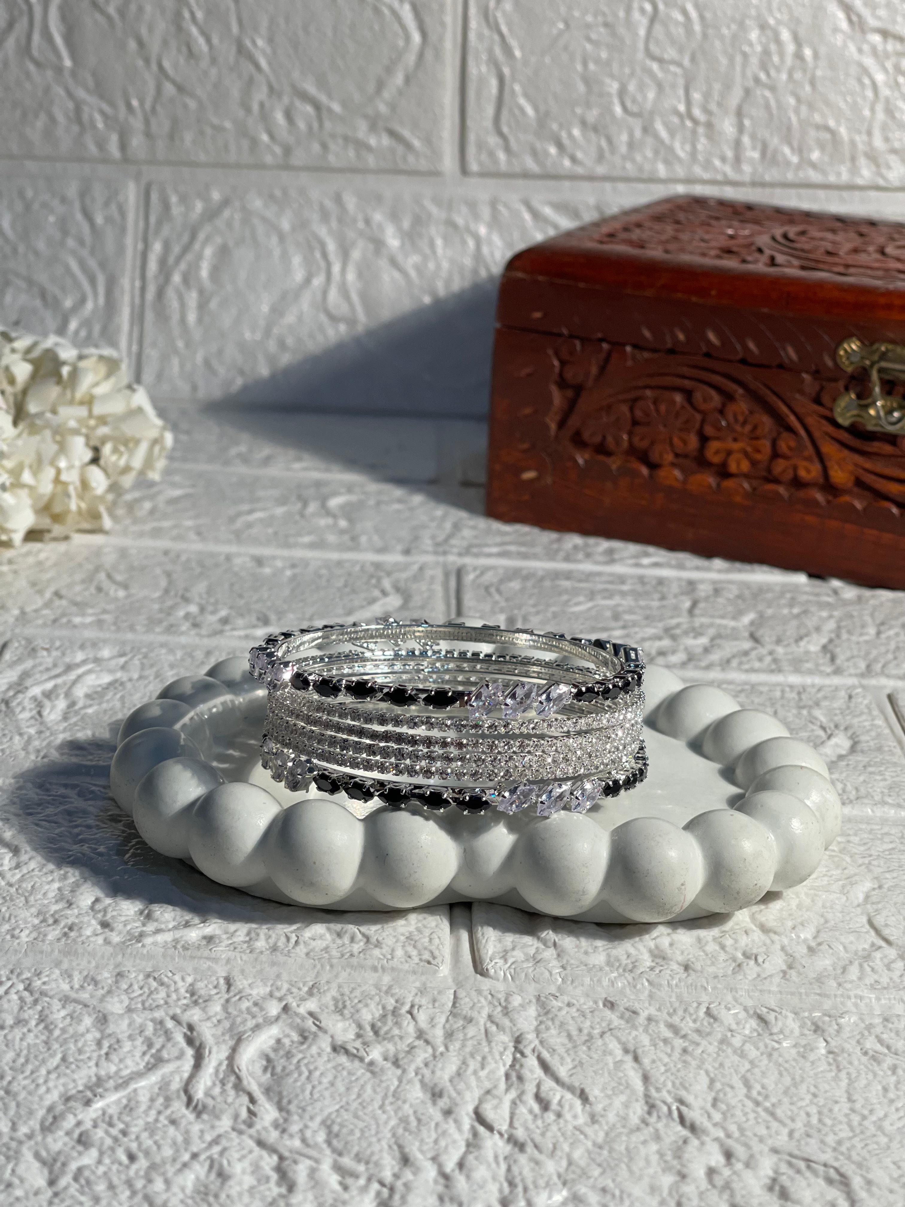 Bedazzled bangle set-black(Mahnoorbano)