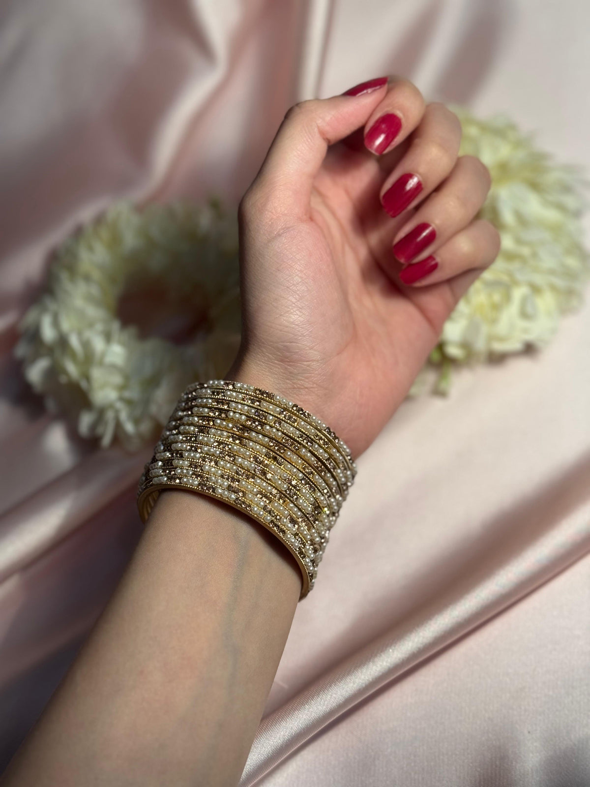 Neha Bangles (white gold)
