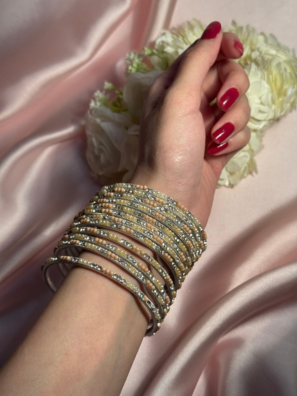 Neha Bangles (peach silver and white)