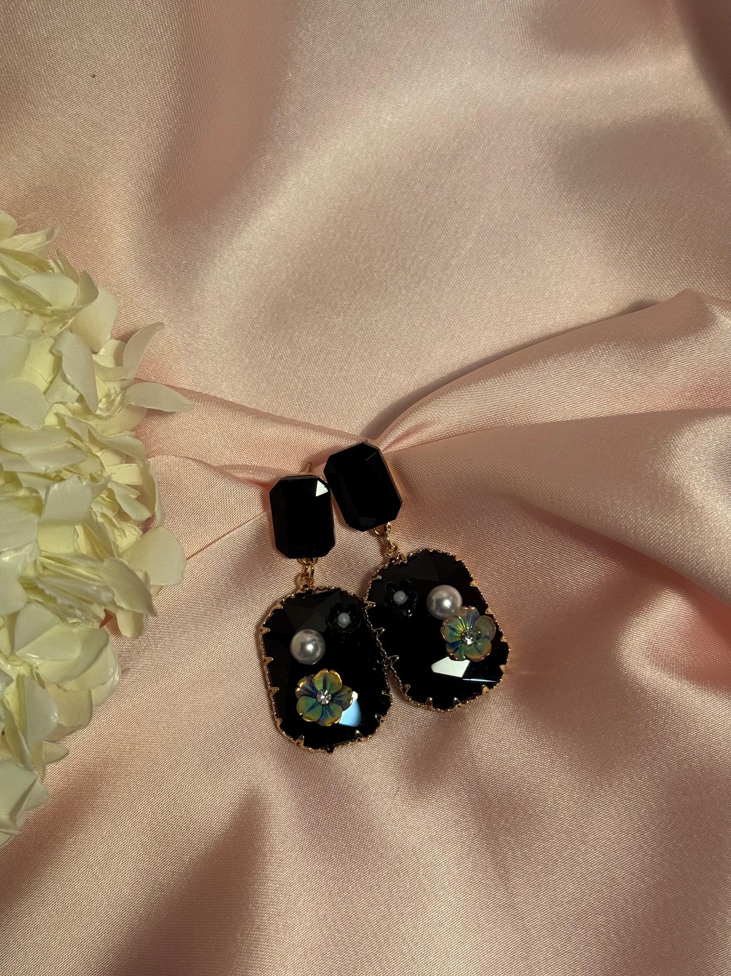 Enamel Floral Rectangle-black