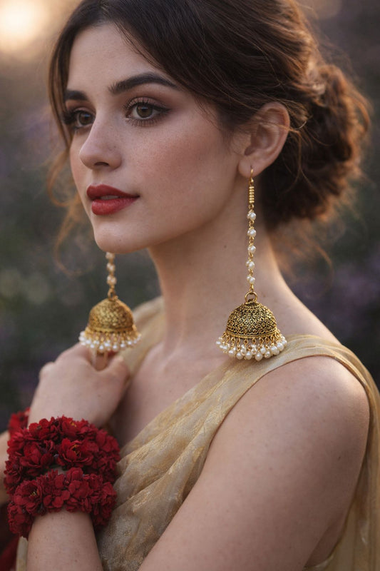 Aik lambi lari walay jhumkay with safaid moti-gold