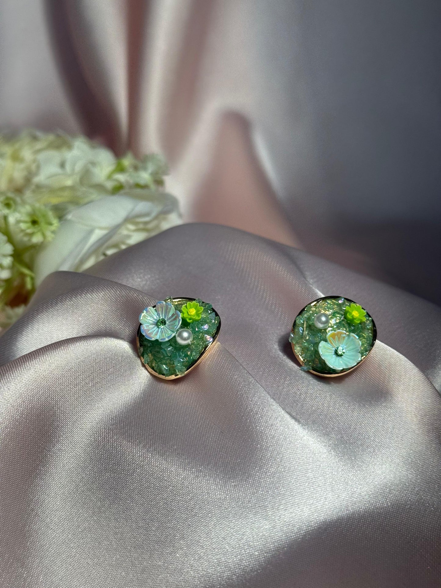 Enamel Round earrings-green