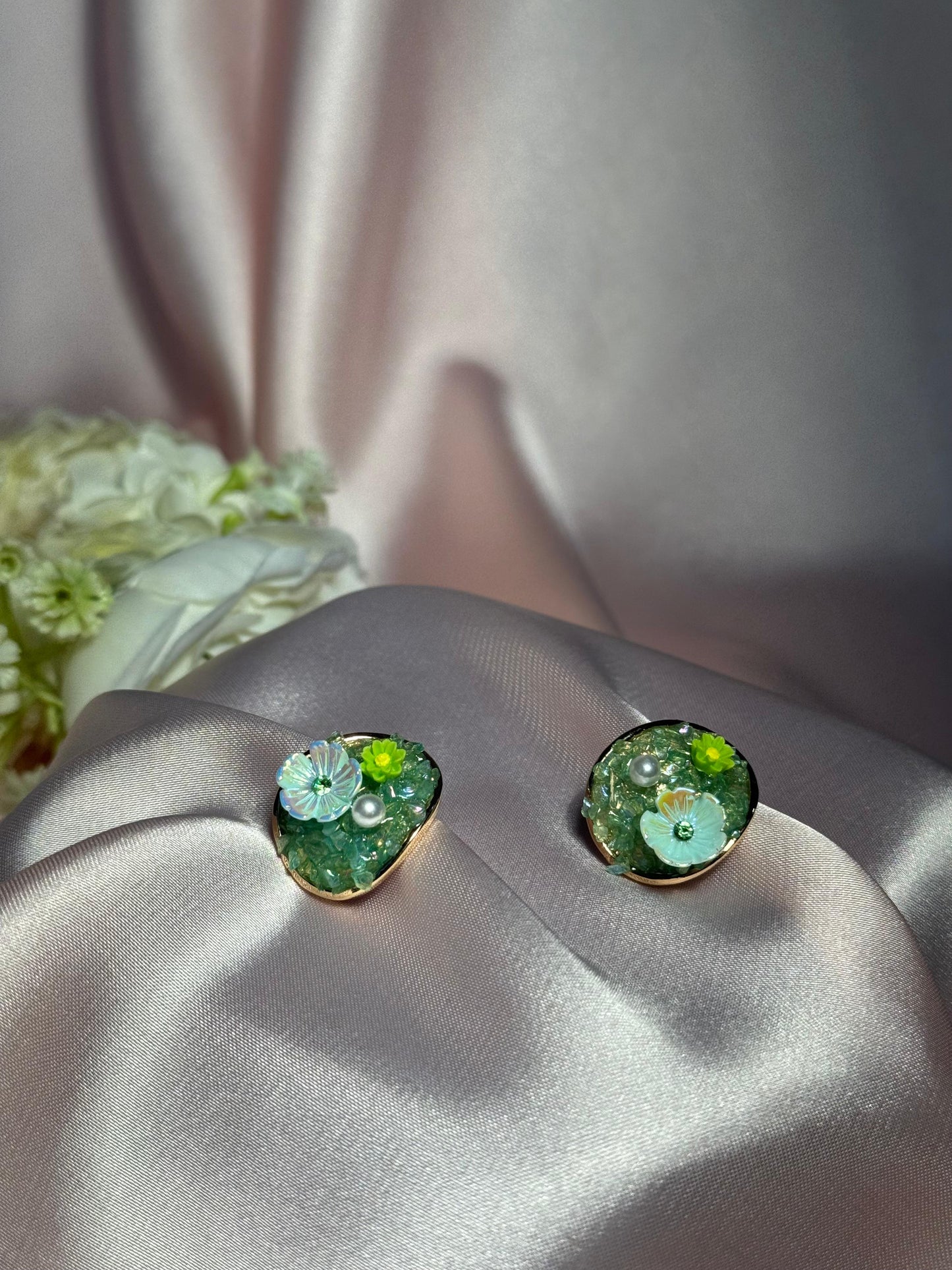 Enamel Round earrings-green