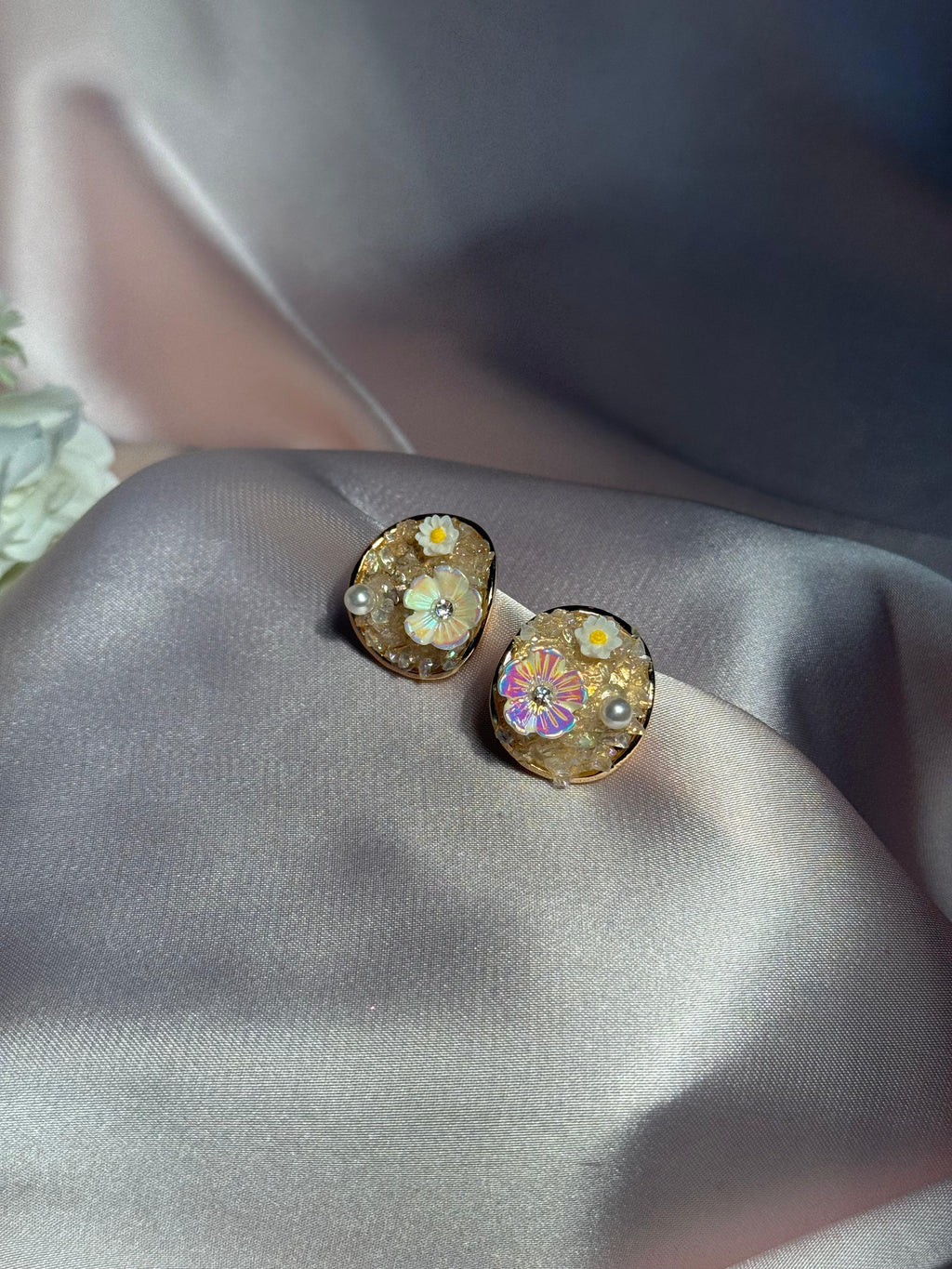 Enamel Round earrings-beige