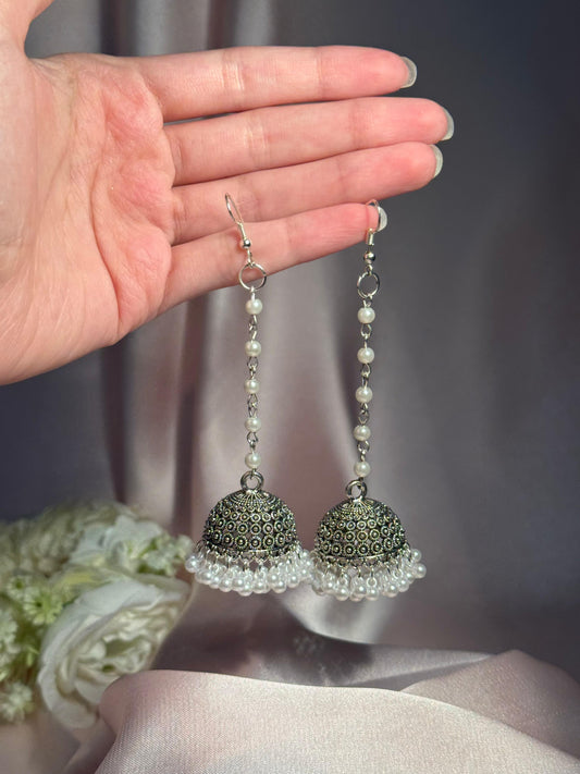 Aik lambi lari walay jhumkay with safaid moti-silver