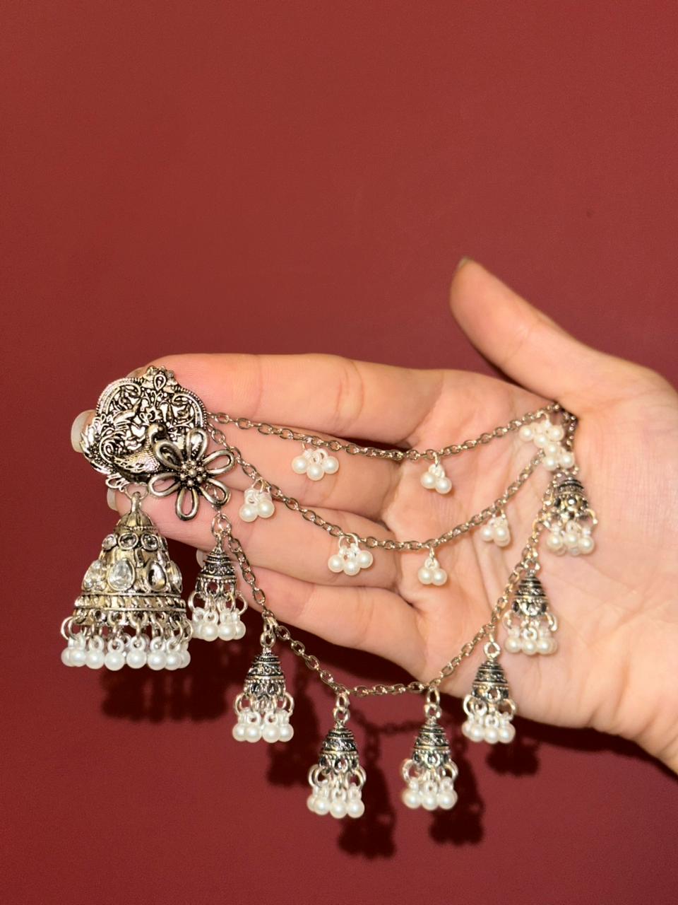 moor phool with silver saharay