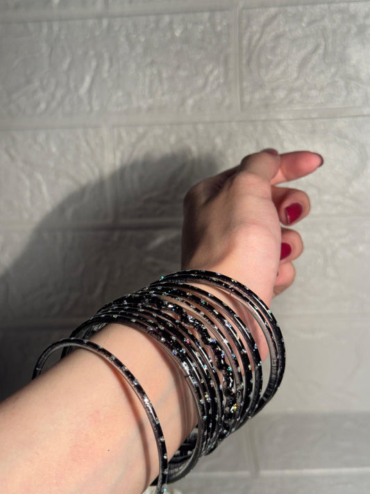 Raindrop bangle (6) black