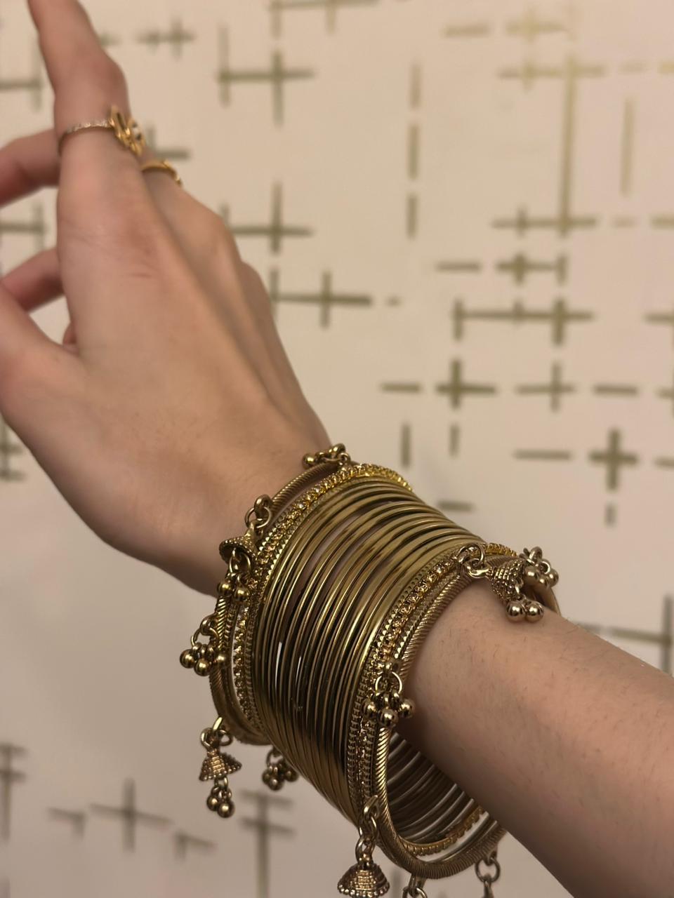 gold and ghungroo bangle set