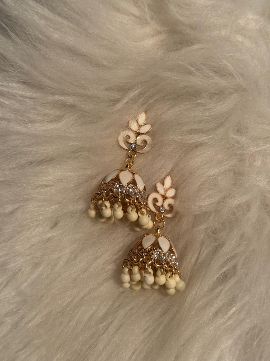 Teen Booti Rang-e-desi white